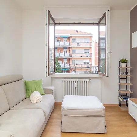 شقة 5 Guests - Modern With Balcony *