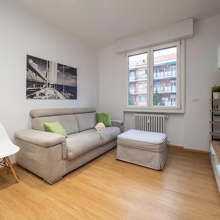 Appartement 5 Guests - Modern With Balcony Milan