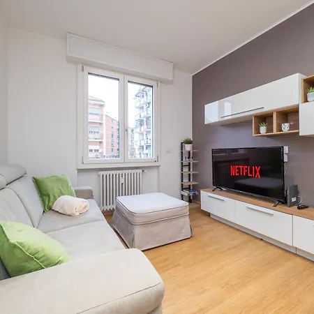 5 Guests - Modern With Balcony * Mediolan